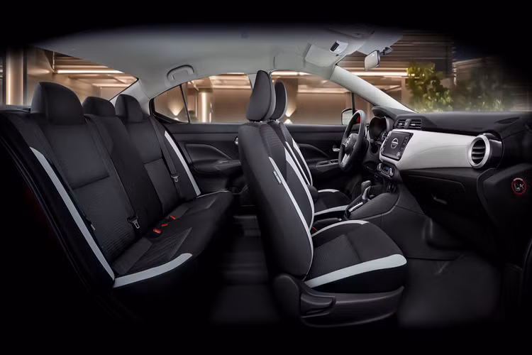 Ở phiên bản Cao cấp nhất, xe có thêm Hệ thống cảnh báo phương tiện cắt ngang khi lùi. Chức năng phát hiện vật thể di chuyển MOD, hệ thống cảnh báo điểm mù, camera 360, 6 túi khí.