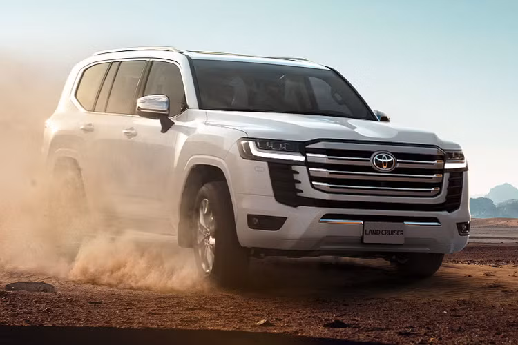Dẫu vậy, giá bán sẽ không phải là một vấn đề lớn đối với tệp khách hàng của đoán Toyota Land Cruiser 2022, vốn là những khách hàng có điều kiện kinh tế khá giả, chịu chi “đậm” để sở hữu xe.