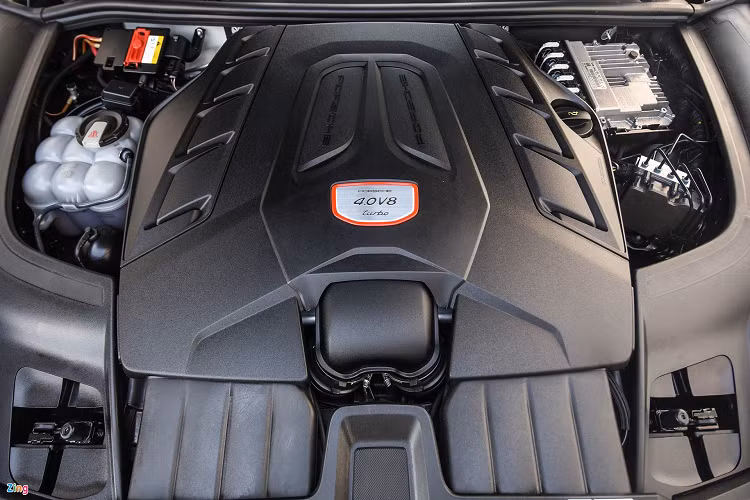 Xe tăng tốc 0-100 km/h trong 4,1 giây (3,9 giây với gói Performance Start) trước khi đạt tốc độ tối đa 286 km/h.