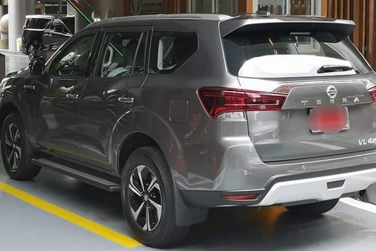 Trước đó, ở dòng bán tải cỡ trung Nissan Navara 2021 mới ra mắt cách đây không lâu tại Việt Nam, nhiều khách Việt đã thất vọng khi Navara 2021 tại Việt Nam không được trang bị động cơ dầu 2.3L tăng áp kép này!