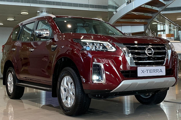Ở thị tường Thái Lan, Nissan Terra 2021 sắp ra mắt sẽ tiếp tục sử dụng động cơ dầu 4cyl dung tích 2.3L tăng áp kép (twin-turbo) cho công suất cực đại 190 mã lực tại vòng tua máy 3.750 vòng/phút và mô-men xoắn cực đại 450 Nm tại được tại dải vòng tua máy từ 1.500 - 2.500 vòng/phút.