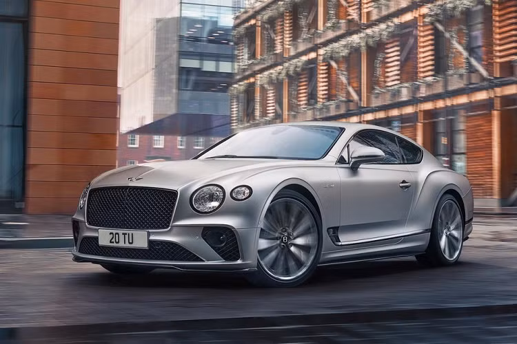 Nhờ đó Bentley Continental GT Speed 2021 có thể tăng tốc từ 0-100 km/h trong thời gian 3,6 giây và đạt vận tốc tối đa 335 km/h. So với phiên bản cũ, mẫu xe này tăng tốc nhanh hơn 0,1 giây và sở hữu tốc độ tối đa nhỉnh hơn 2 km/h.