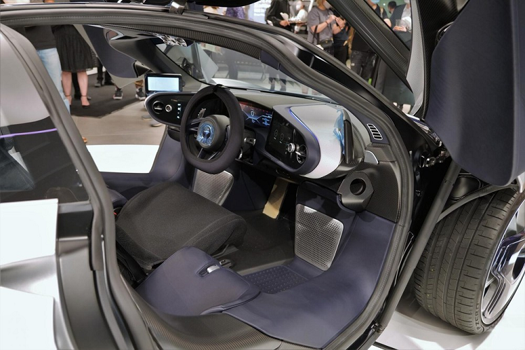 Các đại gia Hồng Kông gần như đã sở hữu đầy đủ các phiên bản hypercar của hãng xe McLaren bao gồm P1, P1 GTR, Senna, Senna GTR, Elva, McLaren Speedtail hay cả đại siêu phẩm McLaren F1 siêu đắt đỏ.