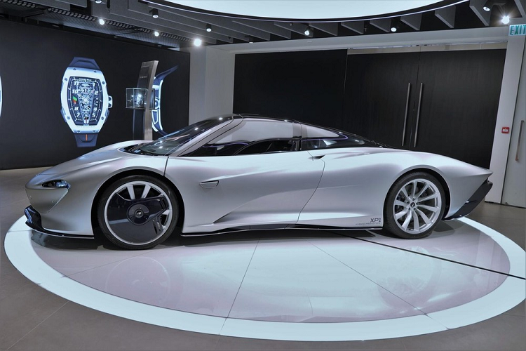 Trong số 3 chiếc siêu xe McLaren Speedtail về Hồng Kông bán cho khách, sẽ có 2 chiếc về Ma Cao - khu vực hành chính đặc biệt của Trung Quốc. Trong đó, 1 chiếc sẽ ở lại Hương Cảng và sẽ không giống với 2 xe còn lại. Cụ thể, chiếc Speedtail tại Hồng Kông nằm trong biến thể XP Experimental Prototype chỉ có vỏn vẹn 6 chiếc ra đời trên toàn thế giới. Điều này được hiểu rằng, Speedtail bản 6 chiếc về Hồng Kông không nằm trong số 106 chiếc được sản xuất ra toàn thế giới.