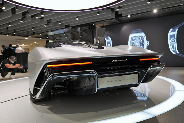 Hiện chưa rõ đại lý McLaren Hồng Kông có tính chuyện trưng bày cùng lúc hàng loạt xe hypercar của McLaren trong 1 đại tiệc cuối năm nay hay không.