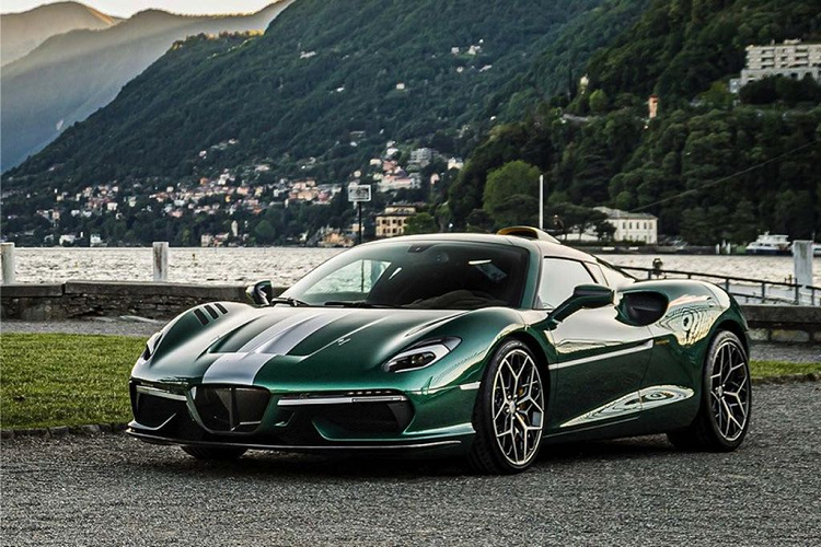 "Trái tim" của Touring Superleggera Arese RH95 là khối động cơ V8 3.9L tăng áp kép, tương tự Ferrari 488 nhưng đã qua tinh chỉnh. Cỗ máy này sản sinh ra công suất tối đa 710 mã lực và 770 Nm mô-men xoắn, đi kèm trang bị hộp số tự động ly hợp kép 7 cấp. Từ đó, xe có thể tăng tốc từ 0 - 100 km/h chỉ trong 3 giây, trước khi đạt vận tốc tối đa 330 km/h.