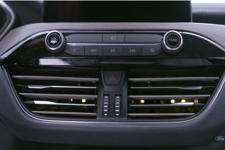 Tuy nhiên, chiếc xe concept này không chỉ tập trung vào việc lái xe bởi nó còn có hướng dẫn tập yoga và chức năng ngủ trưa.