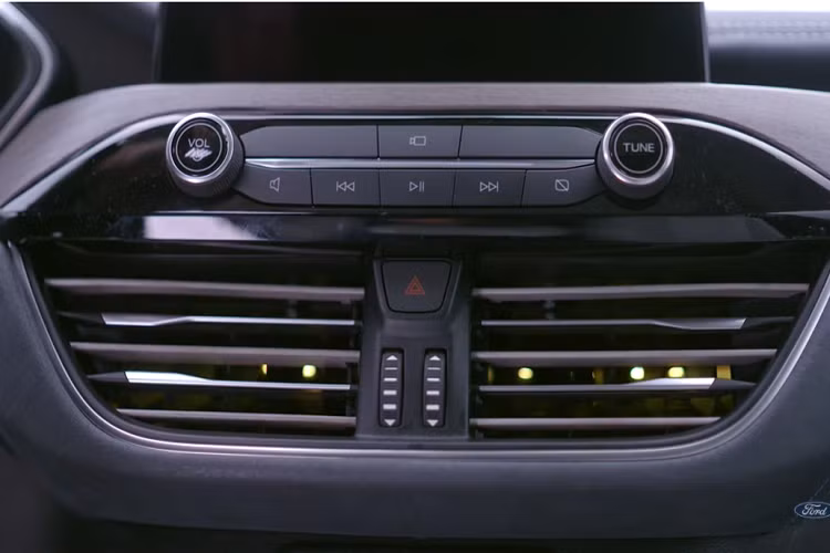 Tuy nhiên, chiếc xe concept này không chỉ tập trung vào việc lái xe bởi nó còn có hướng dẫn tập yoga và chức năng ngủ trưa.