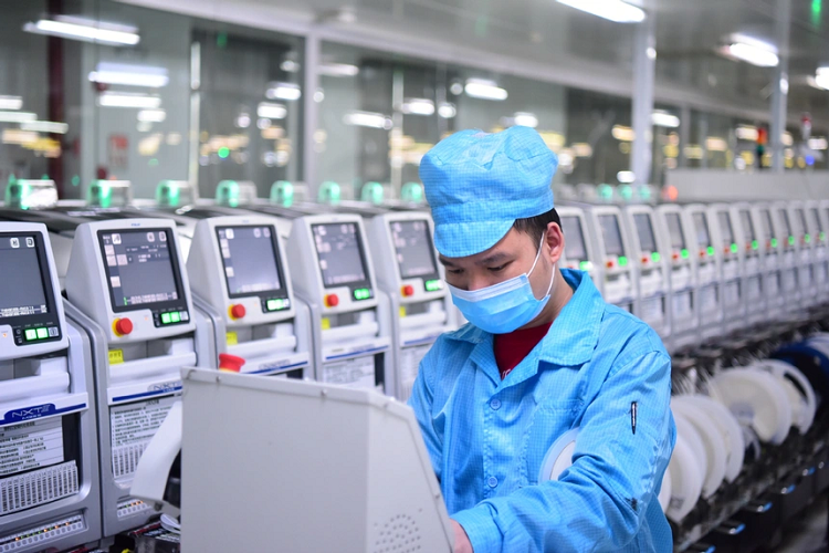 Sau Huawei va Xiaomi, hang dien thoai Oppo sap san xuat oto