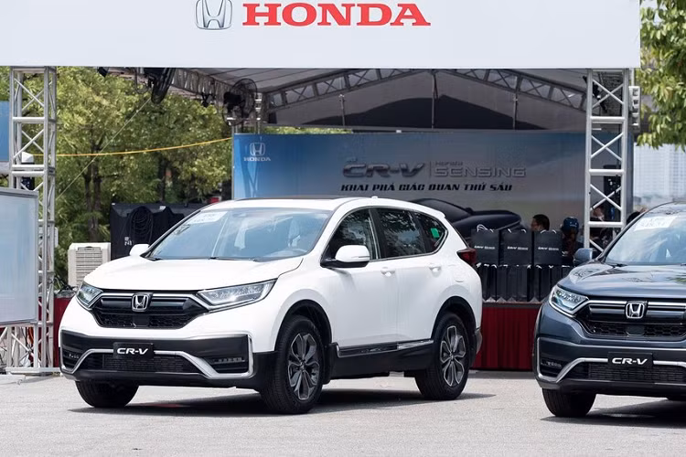 Honda CR-V giam gia “huy diet”, toi 200 trieu dong tai dai ly