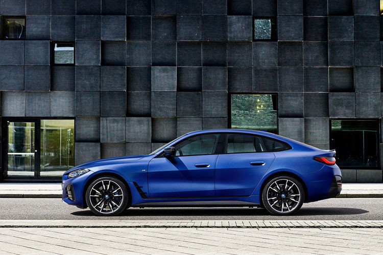 Để đảm bảo chiếc xe có thể theo kịp phần còn lại của dòng M, BMW trang bị cho i4 M50 hai động cơ điện, bao gồm một động cơ 255 mã lực phía trước và động cơ 308 mã lực phía sau, được điều khiển bằng hộp số đơn cấp. 