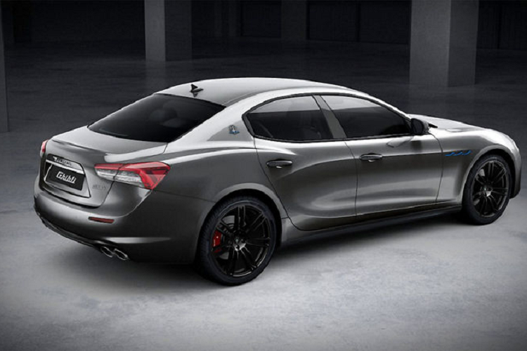 Hiện tại, giá xe Maserati Sportivo và Sportivo X của hai mẫu xe Levante V6 và Ghibli Hybrid hiện vẫn chưa được Maserati công bố.