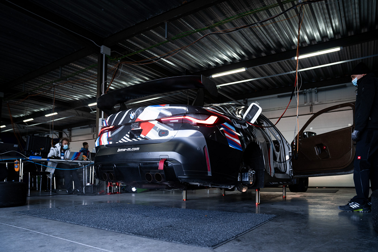 Khi phát triển BMW M4 GT4 mới, chúng tôi muốn giữ lại những điểm mạnh của phiên bản tiền nhiệm và cải tiến một số hạng mục trên xe. Chúng tôi tin tưởng rằng các đội đua BMW M Motorsport và những tay đua sẽ rất thích mẫu xe này. Mẫu xe được kỳ vọng sẽ tiếp tục giành về nhiều danh hiệu hơn trong phân khúc GT4 kể từ năm 2023.”