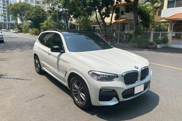 Không ít người cảm thấy bất ngờ vì dù sao cũng là xe cũ nhưng chiếc BMW X3 của Minh Nhựa lại được giữ giá đến vậy. Mặt khác, nhiều người lại cảm thấy hợp lý vì chiếc X3 này có nguồn gốc đặc biệt, từng thuộc sở hữu của Phạm Trần Nhật Minh nên cũng được quan tâm nhiều hơn.