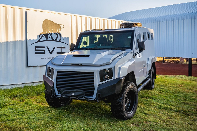 Được phát triển dựa trên khung gầm của Toyota Land Cruiser 79-Series cũ, chiếc xe bọc thép có tên gọi MAX 3 của SVI có giá khởi điểm 129.000 USD và tăng thêm theo tùy chọn trang bị của khách đặt mua.