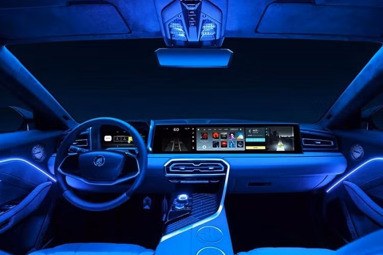 Trên phương diện sức mạnh, mẫu xe điện sẽ có hệ thống mô tơ điện kép với tổng công suất 543 mã lực và 750 Nm mô-men xoắn cực đại. Nó được trang bị bộ pin Dayu 115 kWh (do chính Great Wall Motors phát triển) và có phạm vi hoạt động tối đa là 802 km theo chu kỳ CLTC. Ngoài ra, mẫu xe mới cũng có thể sử dụng bộ sạc nhanh 800 V/480 kW, có thể giúp pin hồi phục 401 km trong vòng 10 phút.