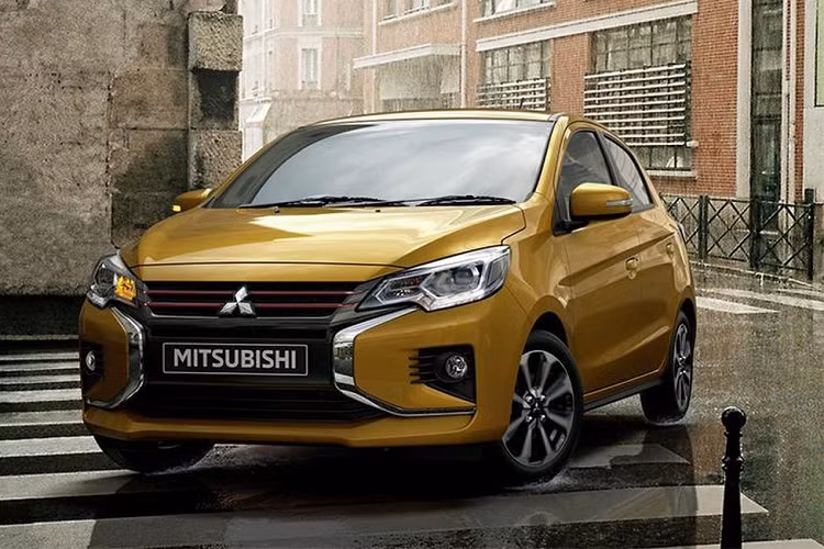  5. Mitsubishi Mirage: 380,5 triệu đồng. Mitsubishi Mirage là mẫu xe ô tô giá rẻ thuộc phân khúc đô thị cỡ nhỏ, so với các mẫu xe trong phân khúc thì Mirage chỉ đắt hơn Morning, i10 và Wigo, mẫu xe này vẫn rẻ hơn khi so với Mazda 2, Honda Brio hay Jazz.