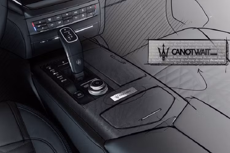 Theo hãng xe Ý chia sẻ, lớp sơn của xe sang Maserati Ghibli Hybrid Love Audacious mới gồm 3 lớp và có cả những mảnh thủy tinh màu hồng cực mỏng tạo ra hiệu ứng kỹ thuật số theo xu hướng Phigital hiện tại. Bên cạnh đó, ngoại thất Digital Aurora cũng giúp tăng thêm nét bí ẩn và hiếm có cho Ghibli Hybrid phiên bản giới hạn.