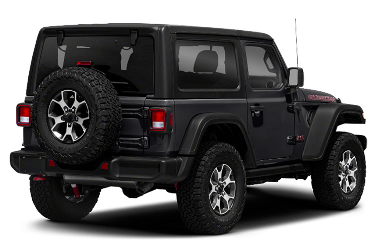 Giống như ngoại thất, thiết kế nội thất của Jeep Wrangler mang một phong cách thiết kế đơn giản nhưng không kém phần hiện đại với màn hình trung tâm có kích thước từ 5 đến 8,4 inch hỗ trợ kết nối Apple CarPlay/Android Auto, đồng hồ tích hợp màn hình điện tử lớn, ghế ngồi bọc da, hệ thống âm thanh Alpine,….