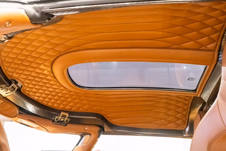 Ngoài đại gia Việt, 1 tay chơi xe nổi tiếng nhất nhì châu Á ở Campuchia cũng đã chia sẻ mua Koenigsegg Regera và sớm mang về nước.