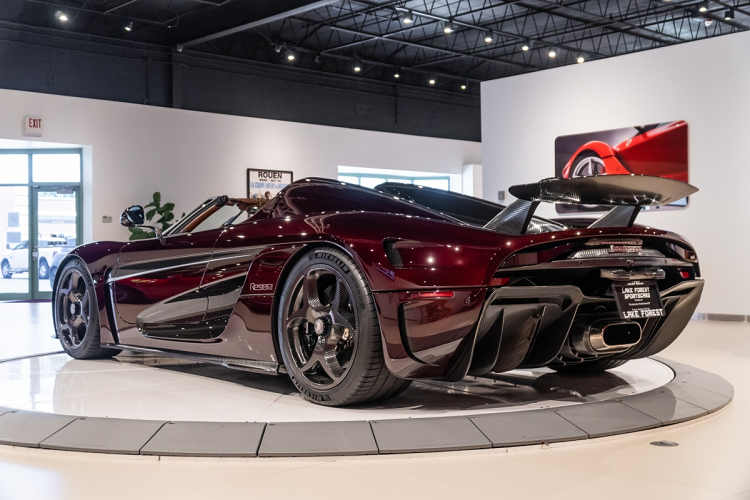 Như vậy, chuyến bay trời Tây của đại gia Hoàng Kim Khánh vào ngày 28/10/2021 có đích đến không phải là Dubai hay một nước nào quá xa lạ với các bạn trẻ mê xe tại Việt Nam, thay vào đó, đất nước Campuchia mới là điểm đến của chủ nhân McLaren Senna.