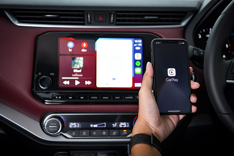 Nếu nhà nhập khẩu mới của Nissan Việt Nam đưa Nissan Terra 2021 về thị trường Việt, giữ nguyên trang bị và động cơ dầu 2.3L tăng áp kép. Bên cạnh định giá phù hợp, không chênh lệch quá cao so với thị trường Thái Lan thì Terra 2021 sẽ có tiềm năng cạnh tranh rất lớn.