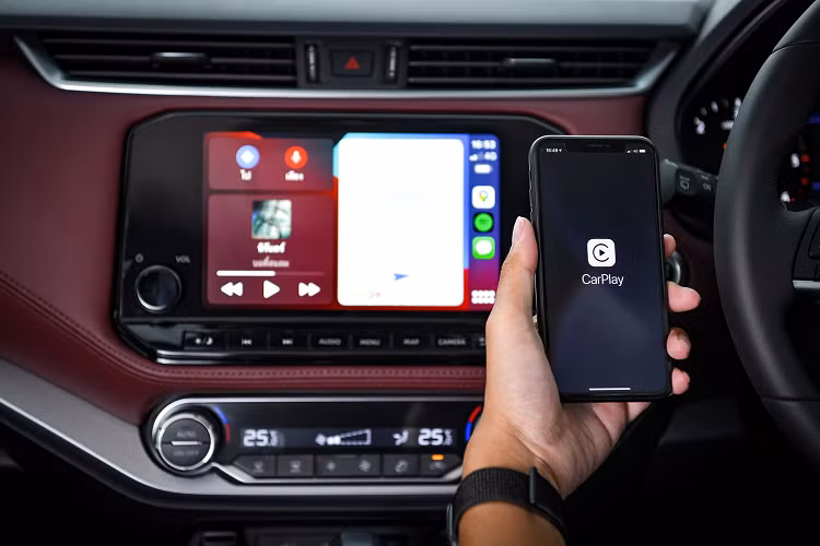 Nếu nhà nhập khẩu mới của Nissan Việt Nam đưa Nissan Terra 2021 về thị trường Việt, giữ nguyên trang bị và động cơ dầu 2.3L tăng áp kép. Bên cạnh định giá phù hợp, không chênh lệch quá cao so với thị trường Thái Lan thì Terra 2021 sẽ có tiềm năng cạnh tranh rất lớn.