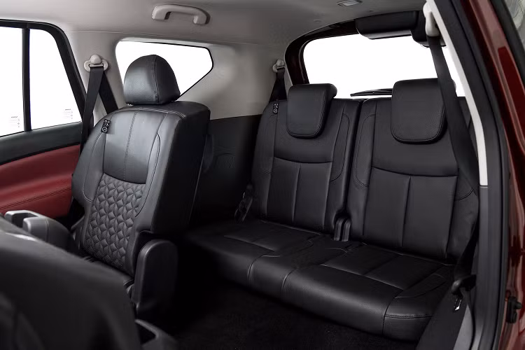 Cụ thể hơn, phiên bản Nissan Terra 2.3 Twin Turbo VL 4WD 7AT có giá 1,025 tỷ đồng ở Thái Lan. Nếu về Việt Nam mức giá rơi vào khoảng 1,2 tỷ đồng, thì Terra VL 2021 chắc chắn sẽ có giá bán cạnh tranh tốt với Ford Everest Titanium 1,399 tỷ đồng hay Toyota Fortuner 2.8 Legender 1,426 tỷ đồng. Hy vọng Terra 2021 sẽ “đổi vận” nếu nhà nhập khẩu có chính sách cạnh tranh tốt “biết người biết ta”.