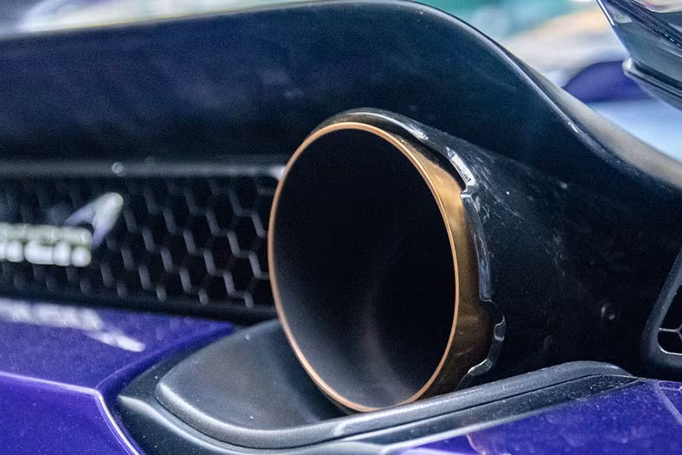 Novitec chỉ độ body kit cho sản phẩm McLaren 720S N-Largo , vì thế, siêu xe McLaren 720S màu tím độc nhất Việt Nam của doanh nhân Vũng Tàu vẫn được trang bị khối động cơ V8, tăng áp kép, dung tích 4.0 lít nhưng tạo ra công suất tối đa lên đến 720 mã lực tại vòng tua máy 7.000 vòng/phút và mô-men xoắn cực đại 770 Nm tại vòng tua máy 5.500 vòng/phút.