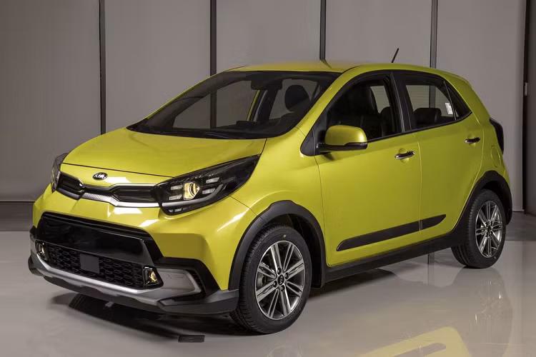  3. Kia Morning hoàn toàn mới (từ 439 triệu đồng) Trước mắt, Kia Morning thế hệ mới chỉ được ra mắt tại Việt Nam với 2 phiên bản cao cấp GT-Line và X-Line, trong đó, X-Line vốn là phiên bản dành riêng cho thị trường châu Âu với thiết kế thể thao, phong cách phù hợp với các khách hàng nữ năng động. Mặt khác, phiên bản GT-Line lại hướng tới các khách hàng yêu thích thời trang.