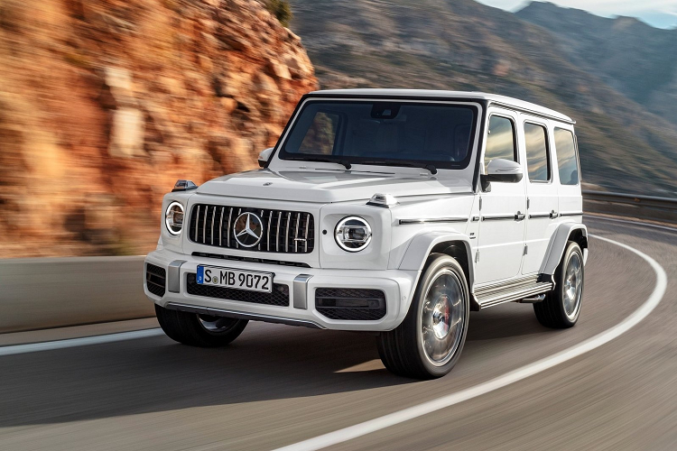 Khách hàng có thể lựa chọn 10 màu sắc tiêu chuẩn: Bạc Mojave Silver, Xám Selenite Grey, Đen Obsidian Black, Bạc Iridium Silver, Xanh Cavansite Blue, Trắng Polar White, Xanh Brilliant Blue, Đỏ Rubellite Red, Xanh Emerald Green, Đen Magnetite Black.