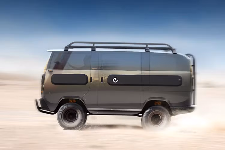 Xbus sử dụng 4 mô tơ điện đặt trong trục bánh, sản sinh công suất tối đa 75 mã lực và công suất liên tục 20 mã lực. Tốc độ tối đa của chiếc bán tải điện ngộ nghĩnh này là 100 km/h.