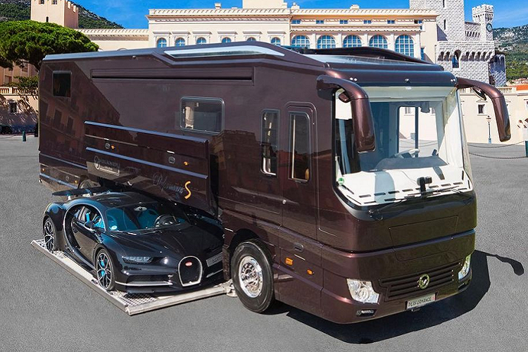 Chiếc Performance S hoàn toàn mới xuất hiện trong bài viết được ra mắt năm 2019 với mức giá 1.7 triệu USD (khoảng 38 tỷ đồng). Và với bản nâng cấp năm nay, Performance S có giá 1.9 triệu USD (khoảng 43 tỷ đồng).