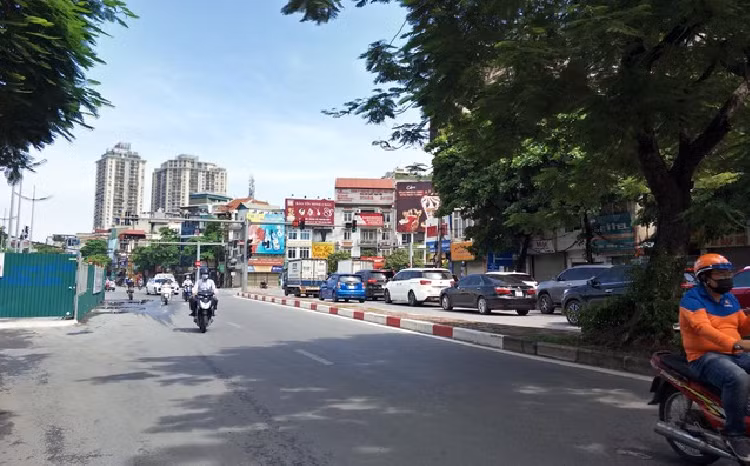 Kiem tra giay to nguoi di duong o Ha Noi: Chot chat, chot 'buong long'-Hinh-5