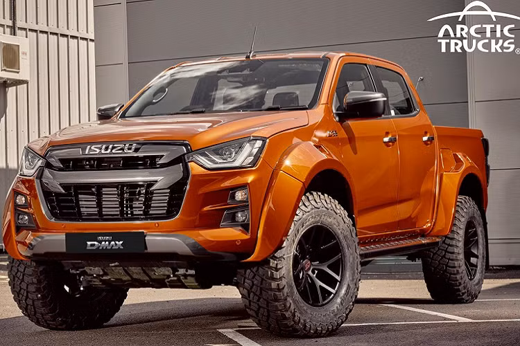 Thương hiệu Isuzu và Arctic Trucks đã hợp tác để phát triển và tung ra thị trường một sản phẩm xe bán tải off-road hoàn toàn mới. Cụ thể, mẫu bán tải Isuzu D-Max AT35 2022 mới đã chính thức ra mắt tại sự kiện xe thương mại 2021 đang diễn ra tại Birmingham, Anh Quốc.