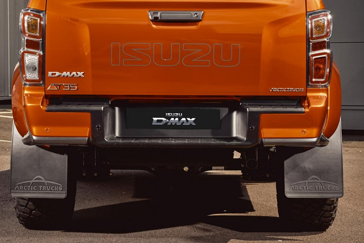 Dự kiến xe sẽ chính thức được bán ra vào tháng 2 năm 2022, giá xe Isuzu D-Max 2022 sẽ được công bố trước thời điểm xe có mặt trên thị trường.