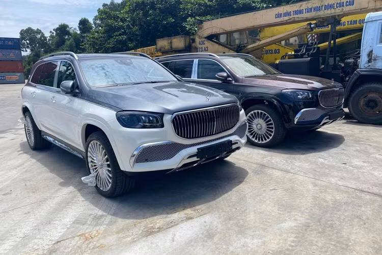 Động cơ trên Mercedes-Maybach GLS 600 2021 kết hợp với hộp số tự động 9 cấp 9G-Tronic và hệ dẫn động 4 bánh toàn thời gian 4Matic, xe tăng tốc từ vị trí xuất phát lên 100 km/h trong thời gian 4,9 giây. Dòng SUV siêu sang Mercedes-Maybach GLS 600 chắc chắn sẽ còn hot đến tận cuối năm 2021 khi các công ty nhập khẩu tư nhân tranh thủ mang về nước phục vụ giới đại gia Việt. Trong khi đó, việc Mercedes-Maybach GLS 600 được phân phối chính hãng vẫn còn là dấu hỏi lớn.