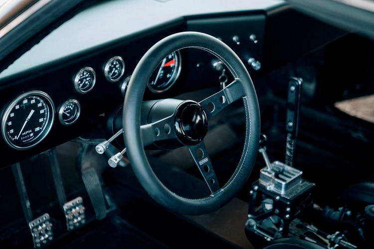 Trong “Fast 9”, nhân vật Dominic Toretto của Vin Diesel cầm lái một chiếc Dodge Charger động cơ đặt giữa được độ riêng, và giờ đây công ty SpeedKore đã tạo nên một bản sao hợp pháp đi đường của chiếc xe trong phim. Được gọi là “Hellacious”, dự án bắt đầu sự sống trong vai trò một chiếc Dodge Charger 1968 trước khi SpeedKore bổ sung một khung động cơ độ cho máy Hellcat V8 dung tích 6.2 lít gắn phía sau trục sau, sản sinh 707 mã lực và 881 Nm mô-men xoắn cực đại. Công suất này được truyền tới bánh sau thông qua cụm hộp số và cầu Graziano từ một chiếc Lamborghini Gallardo.