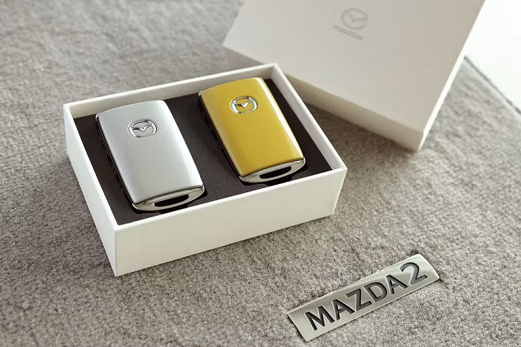 Riêng nhưng phiên bản dẫn động 4 bánh toàn thời gian của Mazda2 2021 sẽ được trang bị thiết bị gạt tuyết tiêu chuẩn. Thiết bị này giúp người lái gạt tuyết dồn trên kính chắn gió của xe dễ dàng hơn.