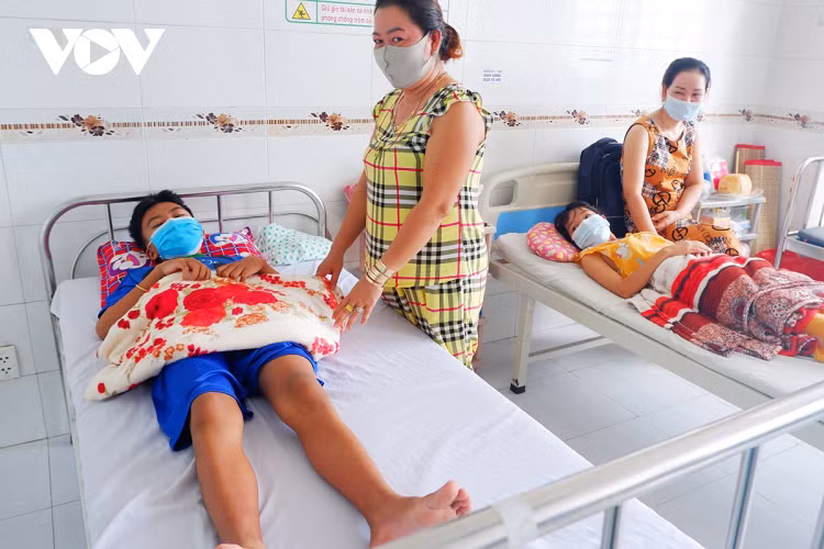 Mua mua den, canh bao benh sot xuat huyet-Hinh-3