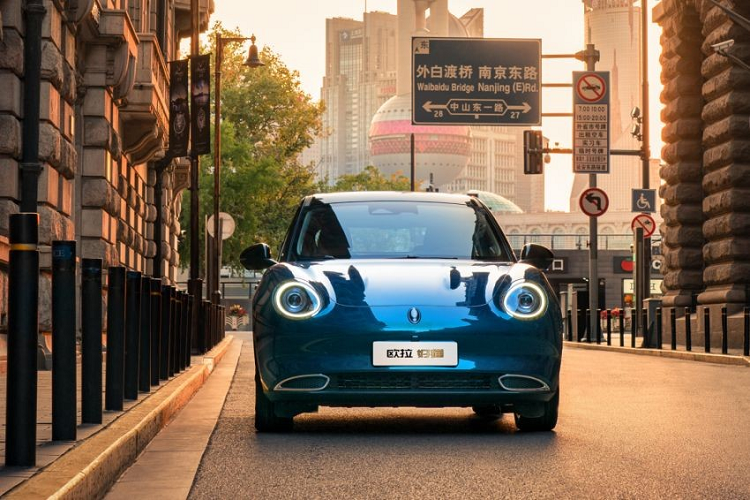 Mô-tơ điện kết hợp với pin 47,8 kWh hoặc 59,1 kWh. Nhờ đó, xe có thể chạy hết quãng đường tương ứng là 401 km và 501 km sau khi sạc đầy pin. Thời gian sạc pin cho Great Wall Ora Good Cat là 8 tiếng với hệ thống sạc AC tiêu chuẩn. Nếu dùng hệ thống sạc nhanh DC, người dùng chỉ cần chờ 30 phút là có thể sạc từ 30 - 80% dung lượng pin.