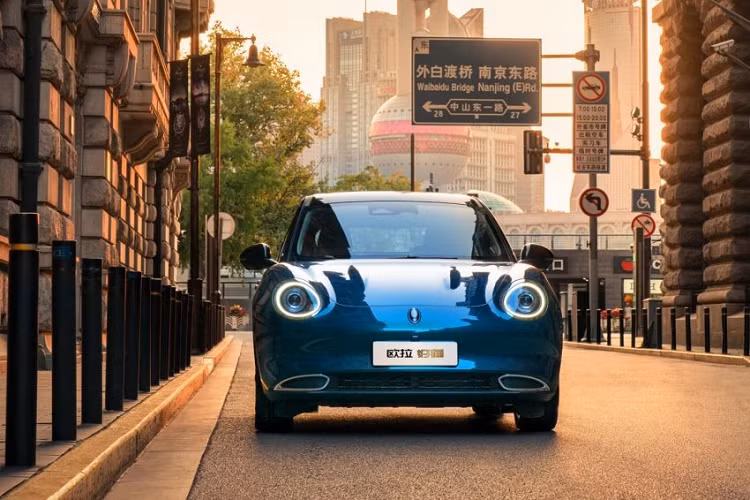 Mô-tơ điện kết hợp với pin 47,8 kWh hoặc 59,1 kWh. Nhờ đó, xe có thể chạy hết quãng đường tương ứng là 401 km và 501 km sau khi sạc đầy pin. Thời gian sạc pin cho Great Wall Ora Good Cat là 8 tiếng với hệ thống sạc AC tiêu chuẩn. Nếu dùng hệ thống sạc nhanh DC, người dùng chỉ cần chờ 30 phút là có thể sạc từ 30 - 80% dung lượng pin.