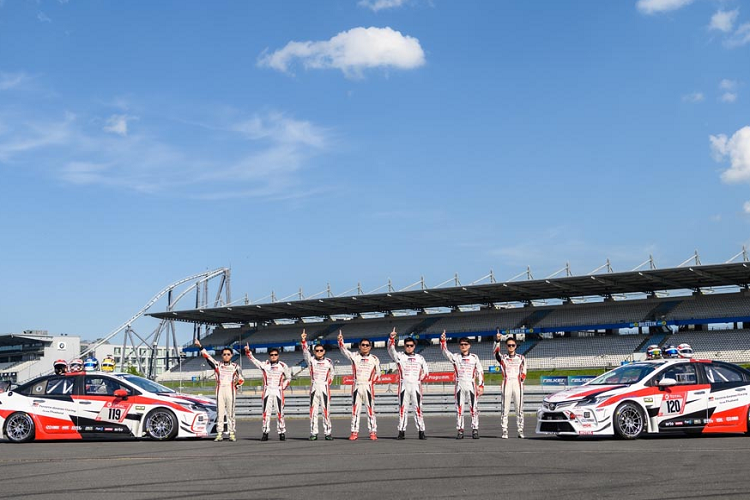 Còn chiếc xe Altis 119 - đồng đội của chiếc số 120 kể trên, với sự điều khiển của cả ba tay đua người Thái Lan: Nattavude Charoensukhawatana, Nattapong Hortongkum, Manat Kulapalanont and Suttipong Smittachartch đã cán đích nhiều hơn 2 vòng, xếp thứ 87 chung cuộc và xuất sắc giành ngôi vô địch phân hạng SP3 (xe sử dụng động cơ hút khí tự nhiên, có dung tích từ 1.755 cc - 2.0 L).