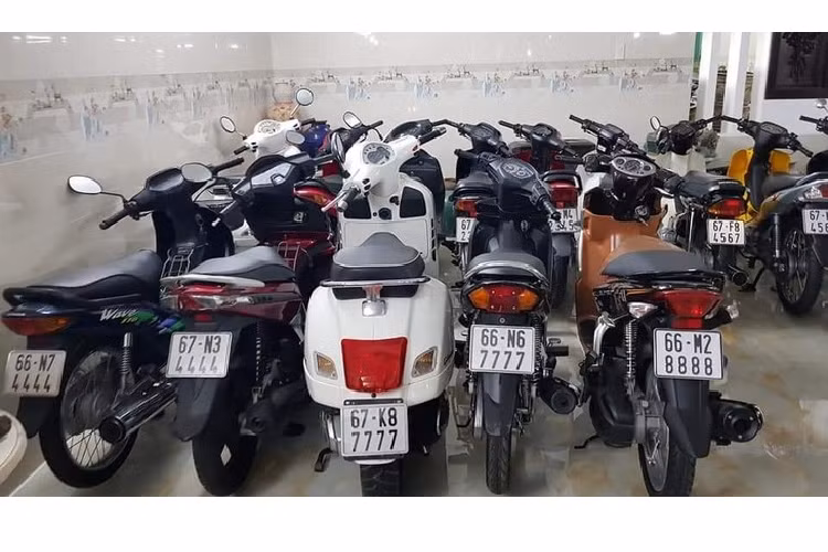 Những hình ảnh về bộ sưu tập xe máy biển số đẹp của một dân chơi tại An Giang sau khi đã được đăng tải khiến nhiều người nể phục và trầm trồ xen lẫn xuýt xoa.