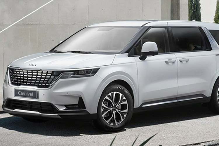 Tại Thái Lan, Kia Sedona 2022 mới có giá bán lần lượt: Diesel 2.2 Turbo EX (MY2022) 2.144.000 baht (1,459 tỷ đồng); Diesel 2.2 Turbo SXL (MY2022) 2.495.000 baht (1,698 tỷ đồng). So với phiên bản bản 2021, giá xe Kia Sedona 2022 giữ nguyên ở bản tiêu chuẩn, và tăng nhẹ giá bán bản cao cấp từ 2.459.000 – 2.495.000 bath (tăng khoảng 25 triệu đồng).