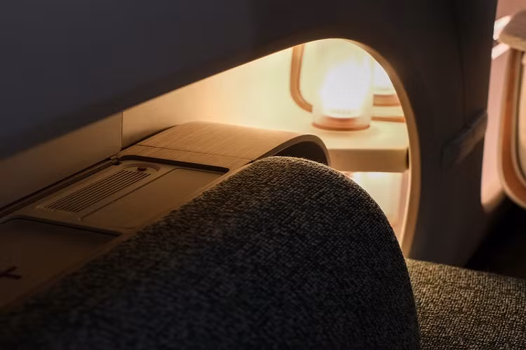 Ngoài ra, nội thất của SUV điện Hyundai SEVEN mang đến một không gian cao cấp với tính cá nhân hóa cao, làm sâu sắc thêm sự đổi mới về khoang cabin mà Hyundai Motor đã từng thể hiện trên Ioniq 5. Việc sử dụng các vật liệu bền vững, thân thiện với môi trường còn đem đến những trải nghiệm sử dụng tinh tế, phản ánh lối sống xanh, hiện đại và văn minh.