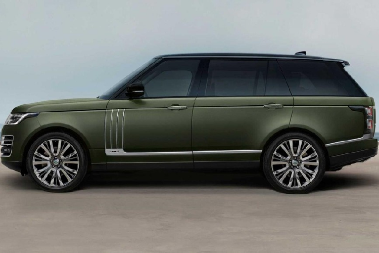 Ngoài ra, Range Rover SVAutobiography Ultimate Edition LWB 2021 còn có cửa sau đóng chỉnh điện cũng như ghế ngả phía sau với đủ tính năng sưởi, làm mát và mát-xa, bao gồm cả mát-xa đá nóng. Thêm vào đó là bàn gấp và ngăn tủ lạnh trên xe.