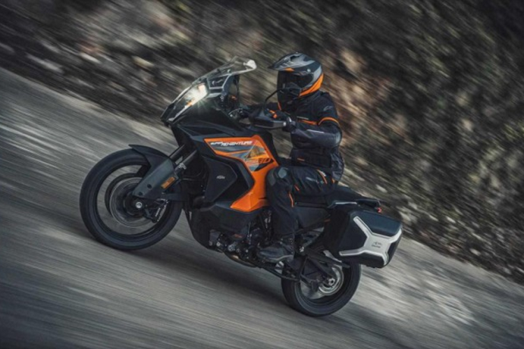 Một trong những nâng cấp đáng chú ý của KTM 1290 Super Adventure S 2021 chính là mặt công nghệ. Theo các thông tin trước đó, 1290 Super Adventure S 2021 sẽ được trang bị hệ thống giám sát hành trình thích ứng. Đáng nói hơn, tính năng này sẽ là trang bị tiêu chuẩn, không phải là tùy chọn nâng cấp.