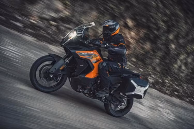 Một trong những nâng cấp đáng chú ý của KTM 1290 Super Adventure S 2021 chính là mặt công nghệ. Theo các thông tin trước đó, 1290 Super Adventure S 2021 sẽ được trang bị hệ thống giám sát hành trình thích ứng. Đáng nói hơn, tính năng này sẽ là trang bị tiêu chuẩn, không phải là tùy chọn nâng cấp.