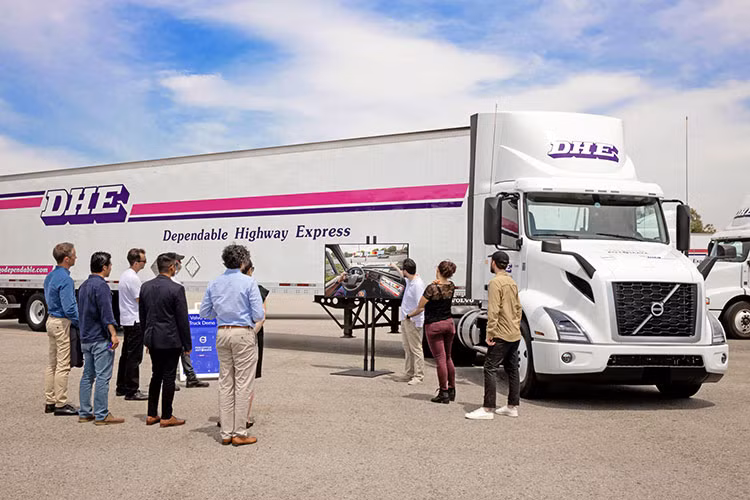 Đặc biệt, bộ pin lắp trong của SDP5 Full trên xe Volvo cũng sẽ đảm bảo việc dữ liệu không bị mất, đây là điều mà các nhà quản lý đội xe cũng rất chú trọng.